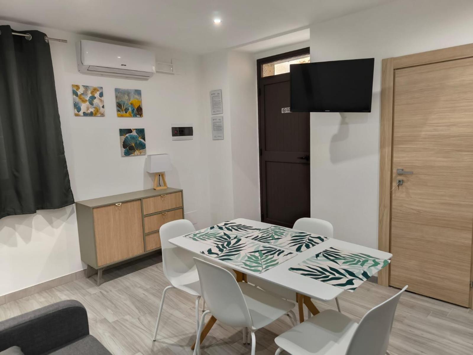 Studio Apartments Salvo 7 Agrigento Bagian luar foto